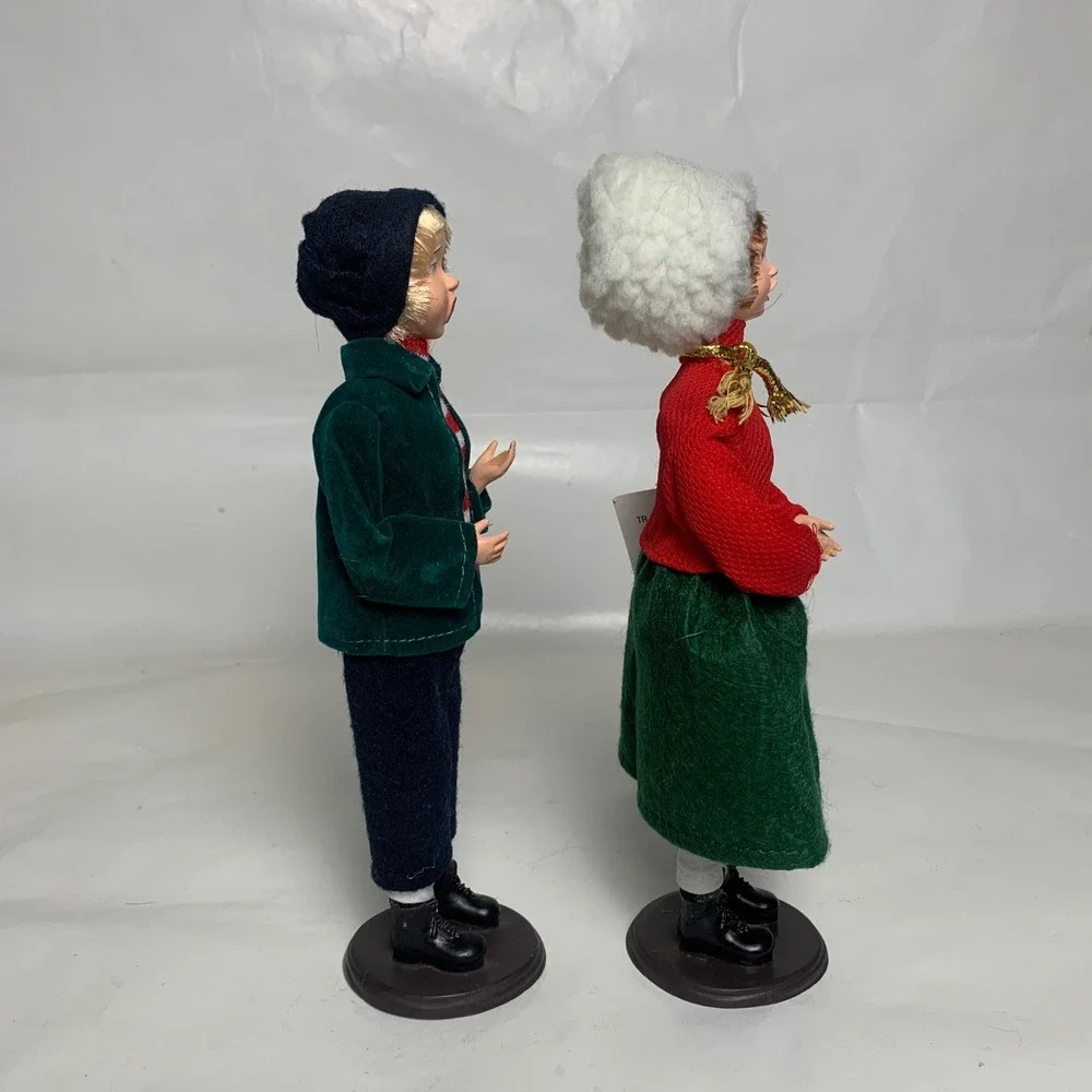 Cracker Barrel Boy and Girl Caroler Christmas Figurine Set Red Green New Holiday